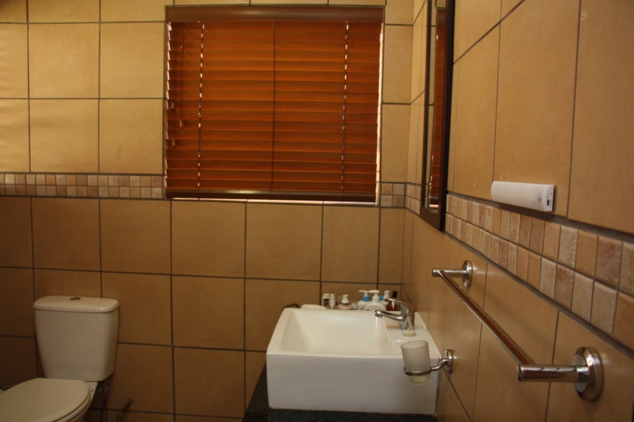 1 Bedroom Property for Sale in Langenhovenpark Free State